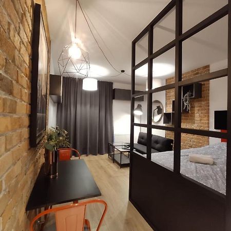 Red Wall Apartment In The Old Town Gdańsk Exterior foto