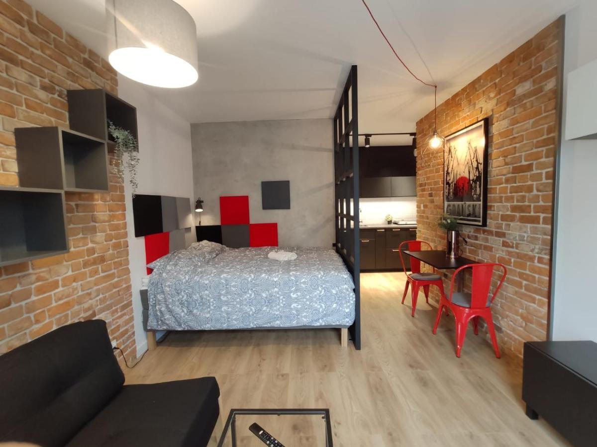 Red Wall Apartment In The Old Town Gdańsk Exterior foto