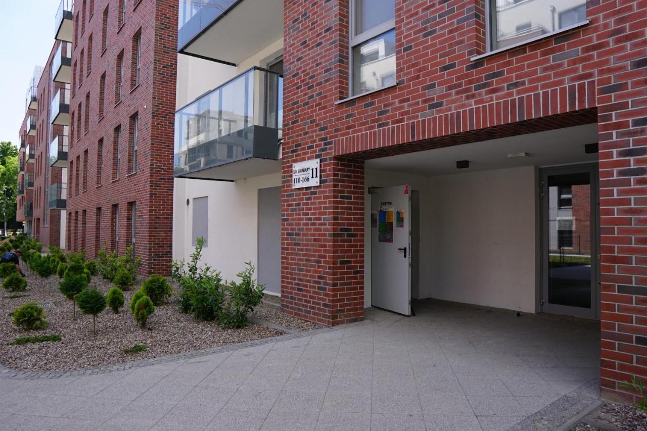 Red Wall Apartment In The Old Town Gdańsk Exterior foto